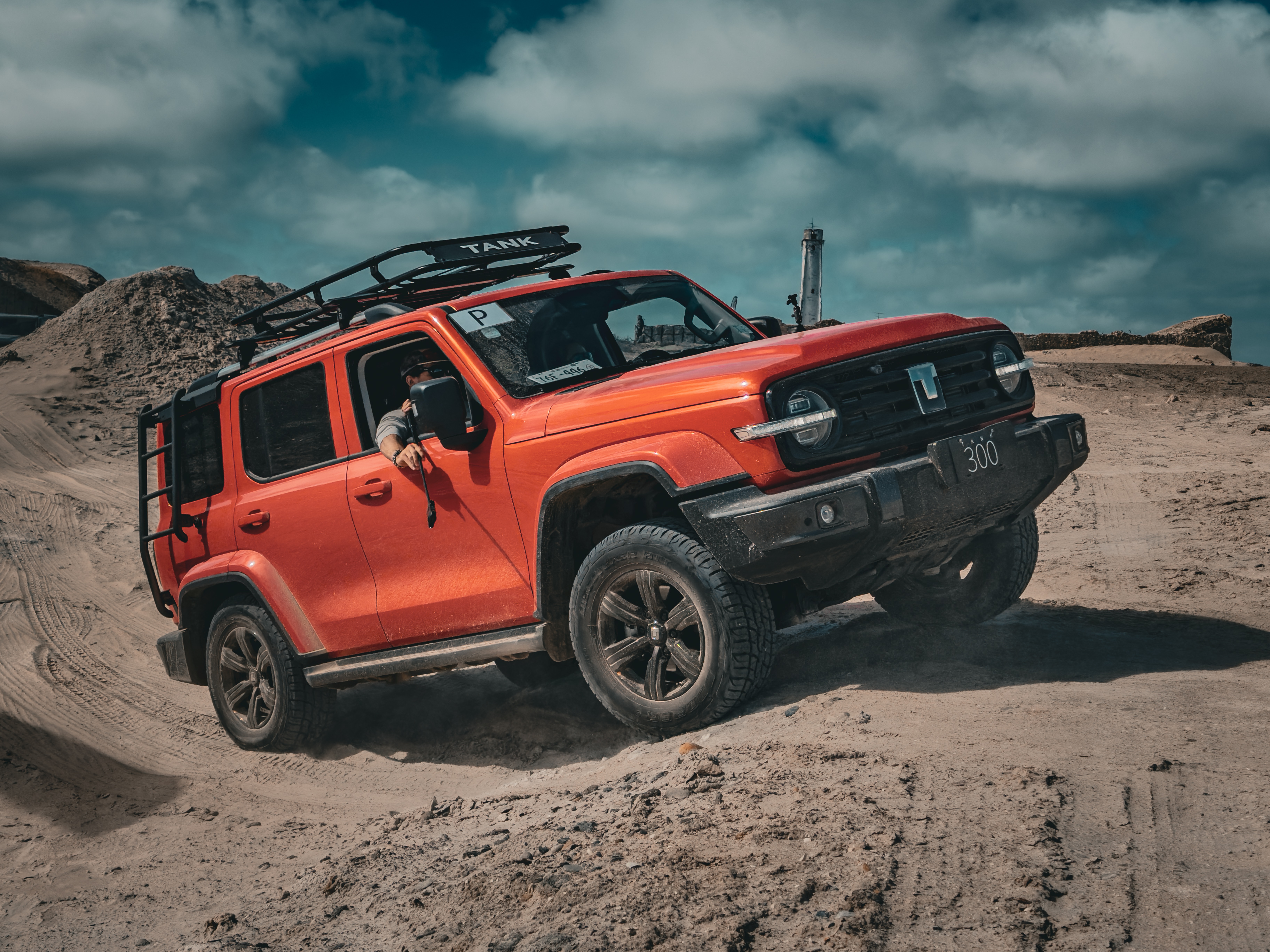 TANK 300, un SUV con motor híbrido a precio de crossover