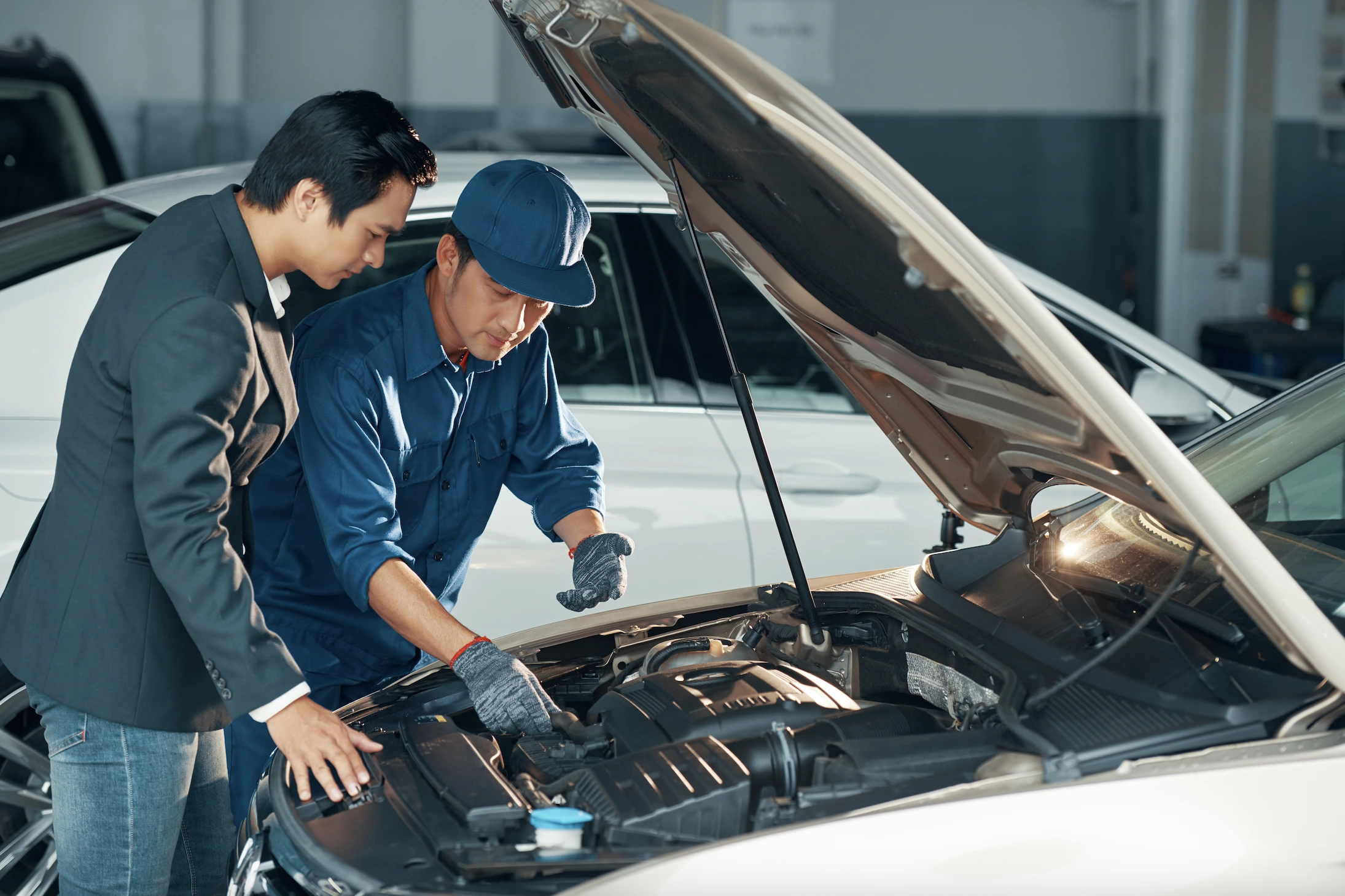 Esto es lo que debes revisar en tu auto antes de salir a carretera