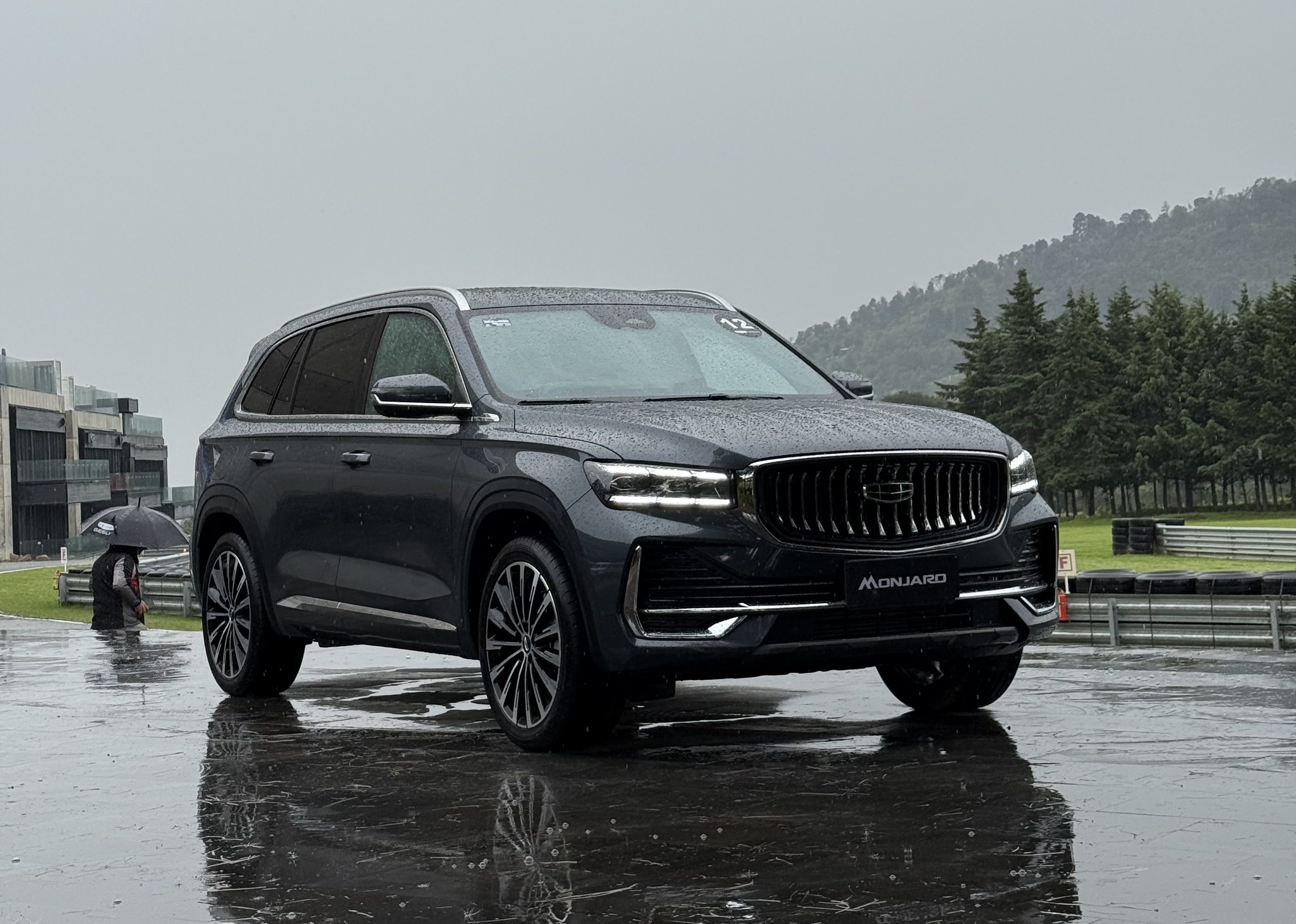 Ventas globales de Geely crecen un 47% en el primer semestre de 2025